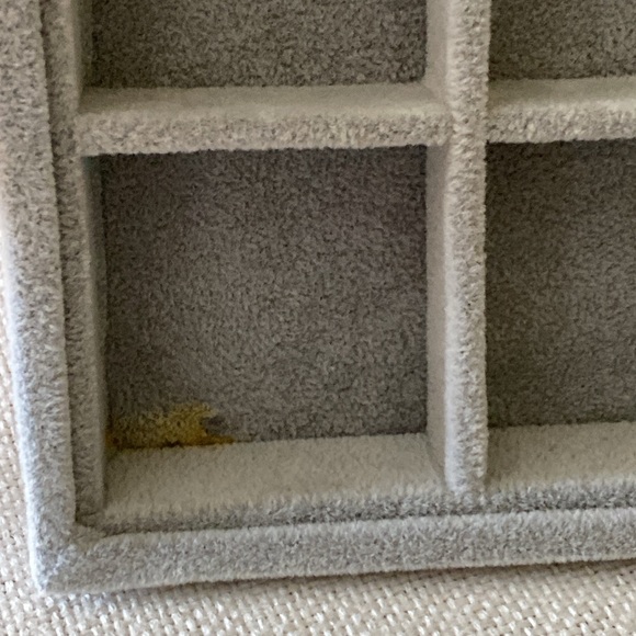 Jewelry Display Storage Organizer Tray Ice Gray Plush Velvet (24 grids) - Picture 5 of 8